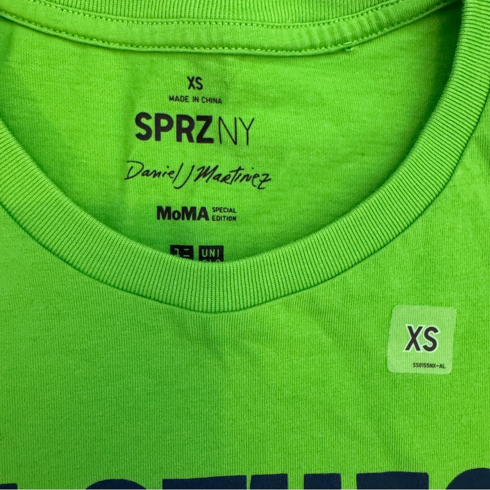 Uniqlo x Moma SPRZ NY Daniel J Martinez Graphic T-Shirt Sz XS New - Picture 2 of 2